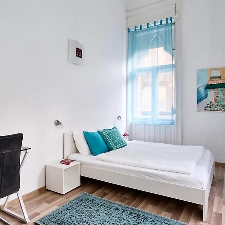 Apartment 4 Next To The Nightlife Budapest